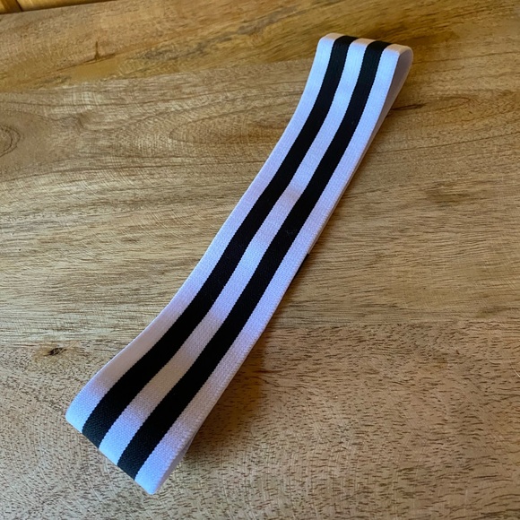 NWOT Black and White Striped Bandana - Picture 4 of 4
